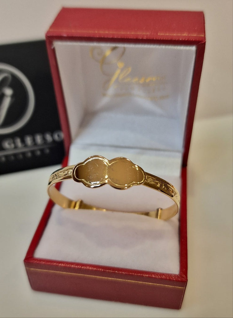 Baby bangle with an engravable ID plate