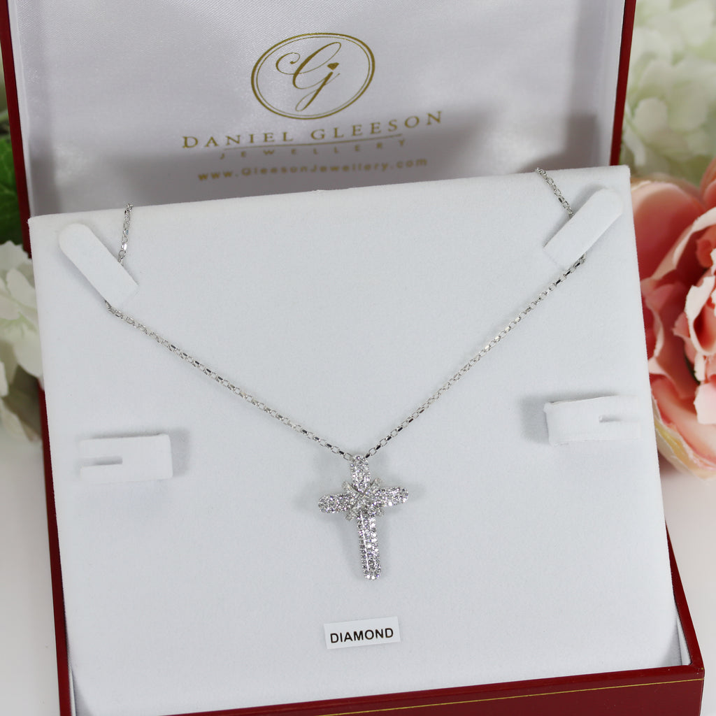 1ct Diamond Classic Kiss Cross from Gleesons Jewellers, displayed in a fabulous display box. Complete with 18" Diamond cut belcher chain 
