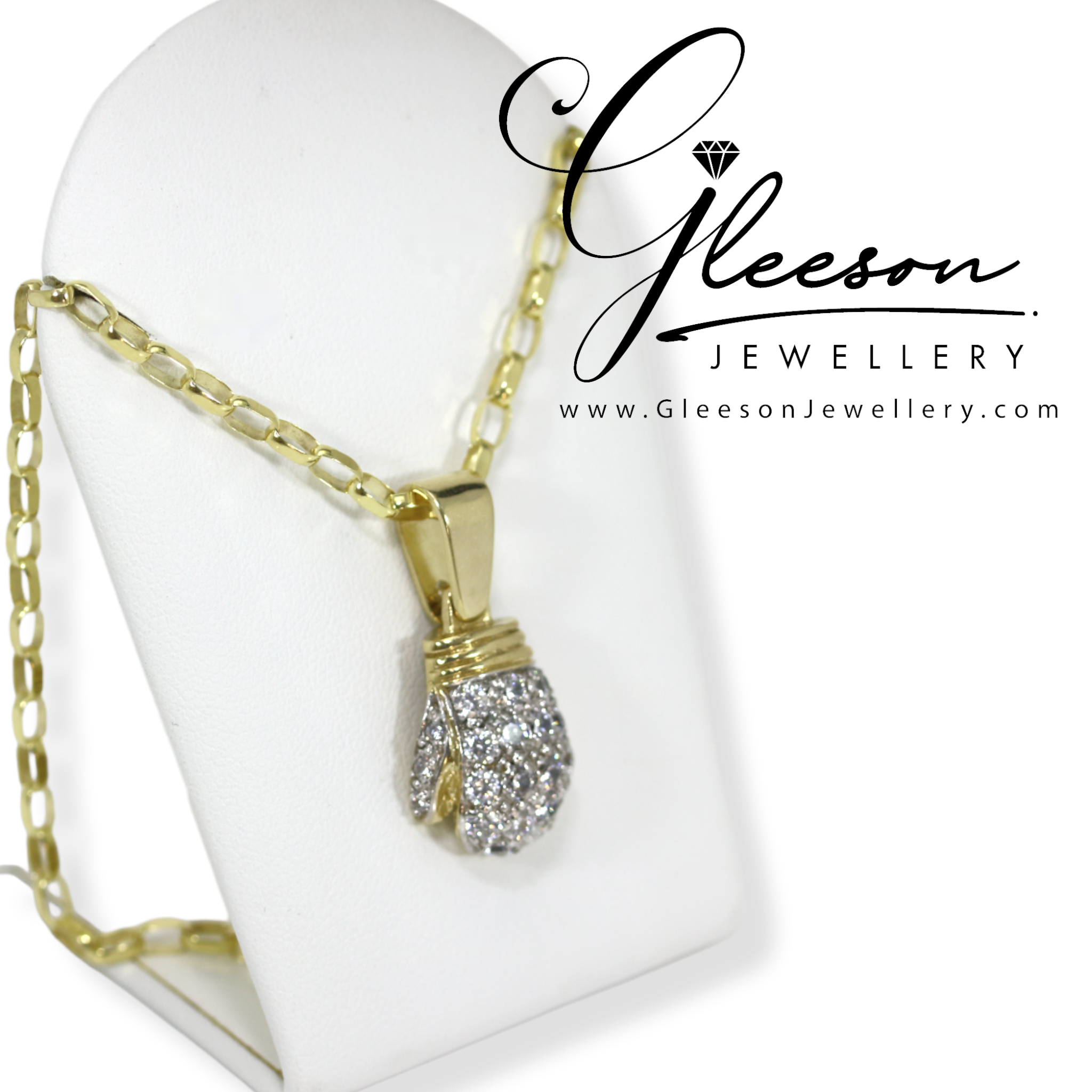 Boxing glove 2025 pendant gold