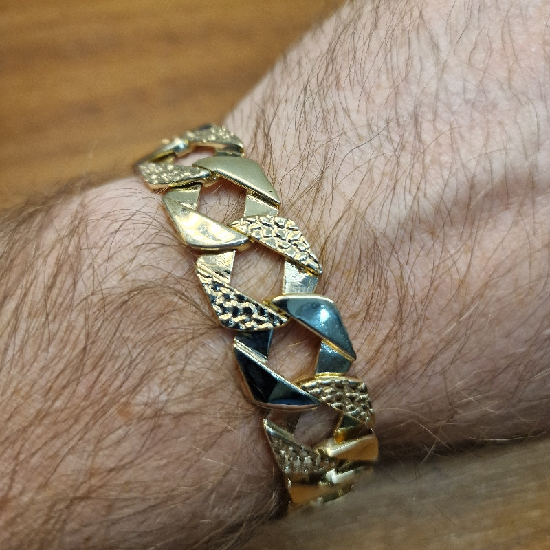 Ladies 9ct Yellow Gold Curb Bracelet | Miltons Diamonds