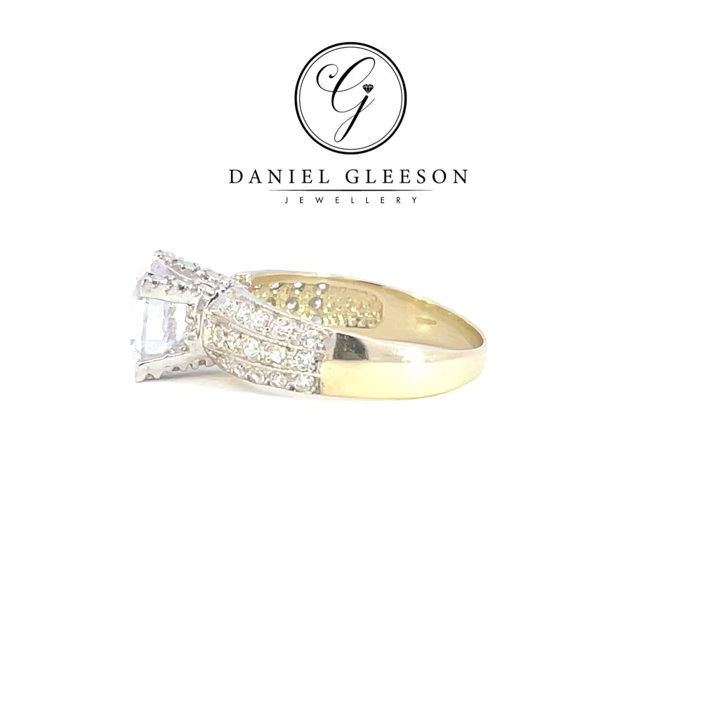 Solitaire Ring in 9ct Yellow Gold displayed in leatherette Gleesons Jewellers Cork ring box